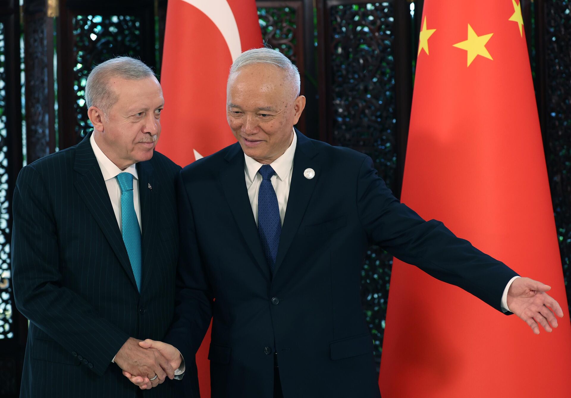 Erdoğan'dan Şanghay İşbirliği Örgütü Zirvesi'nde temaslar - Sputnik Türkiye, 1920, 01.09.2025