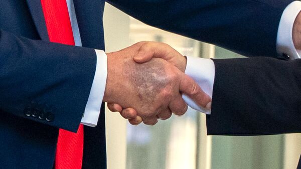 Trump'ın eli - Sputnik Türkiye