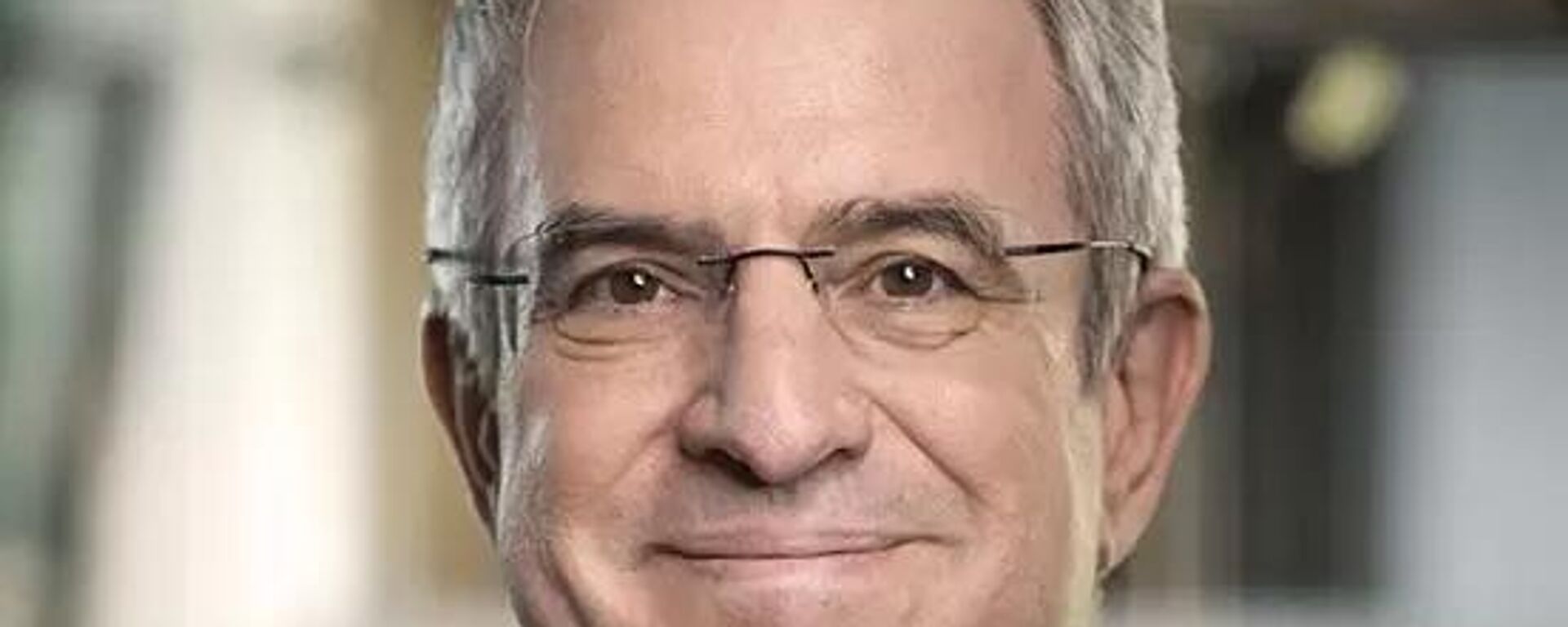 Nestle, iş yerinde astıyla yaşadığı ilişki nedeniyle neredeyse 40 yıldır şirkette görev yapan Laurent Freixe’i görevden aldı, Philipp Navratil’i yeni CEO olarak atadı - Sputnik Türkiye, 1920, 02.09.2025