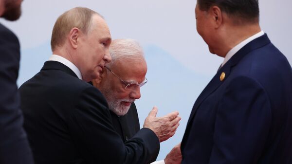 Rusya Devlet Başkanı Vladimir Putin, Çin Devlet Başkanı Şi Cinping ve Hindistan Başbakanı Narendra Modi - Sputnik Türkiye