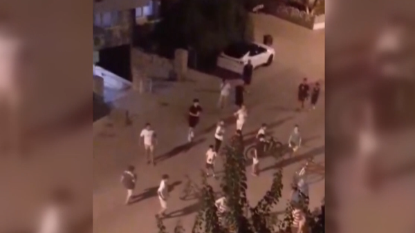 CHP'li belediye başkanının ailesinin evine molotoflu saldırı: 2 şüpheli yakalandı - Sputnik Türkiye