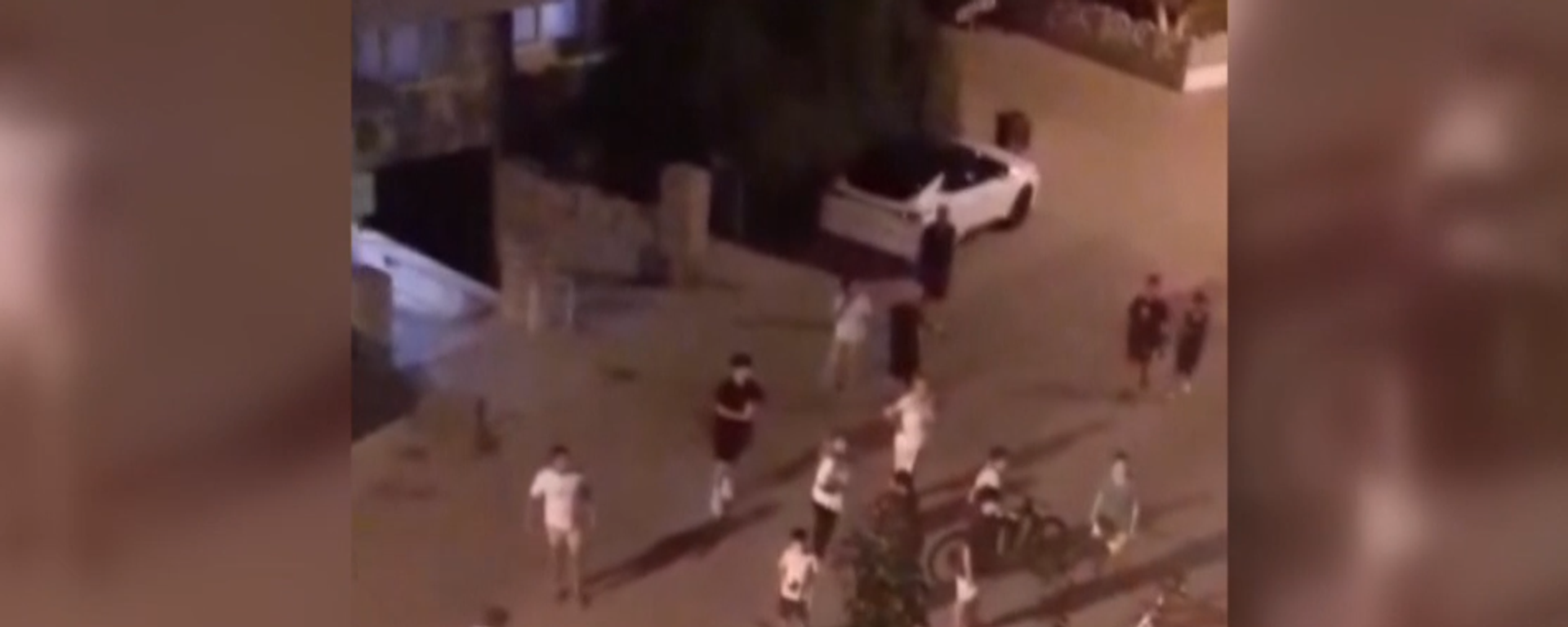 CHP'li belediye başkanının ailesinin evine molotoflu saldırı: 2 şüpheli yakalandı - Sputnik Türkiye, 1920, 02.09.2025