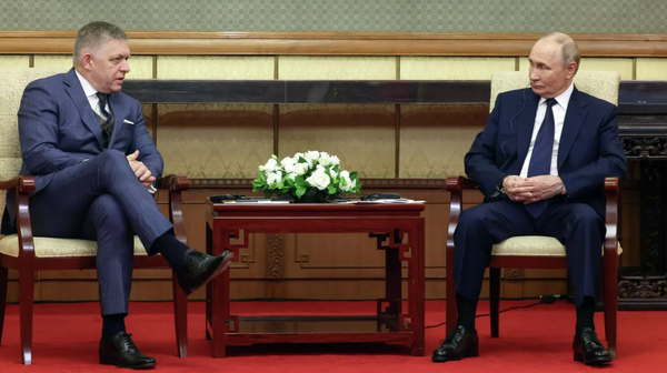 Vladimir Putin-Robert Fico - Sputnik Türkiye