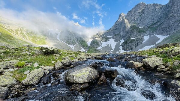 Kaçkarların Zirvesinde Doğa Harikası: Avusor Yaylası ve Gölü - Sputnik Türkiye