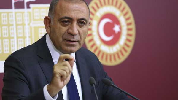 Gürsel Tekin - Sputnik Türkiye