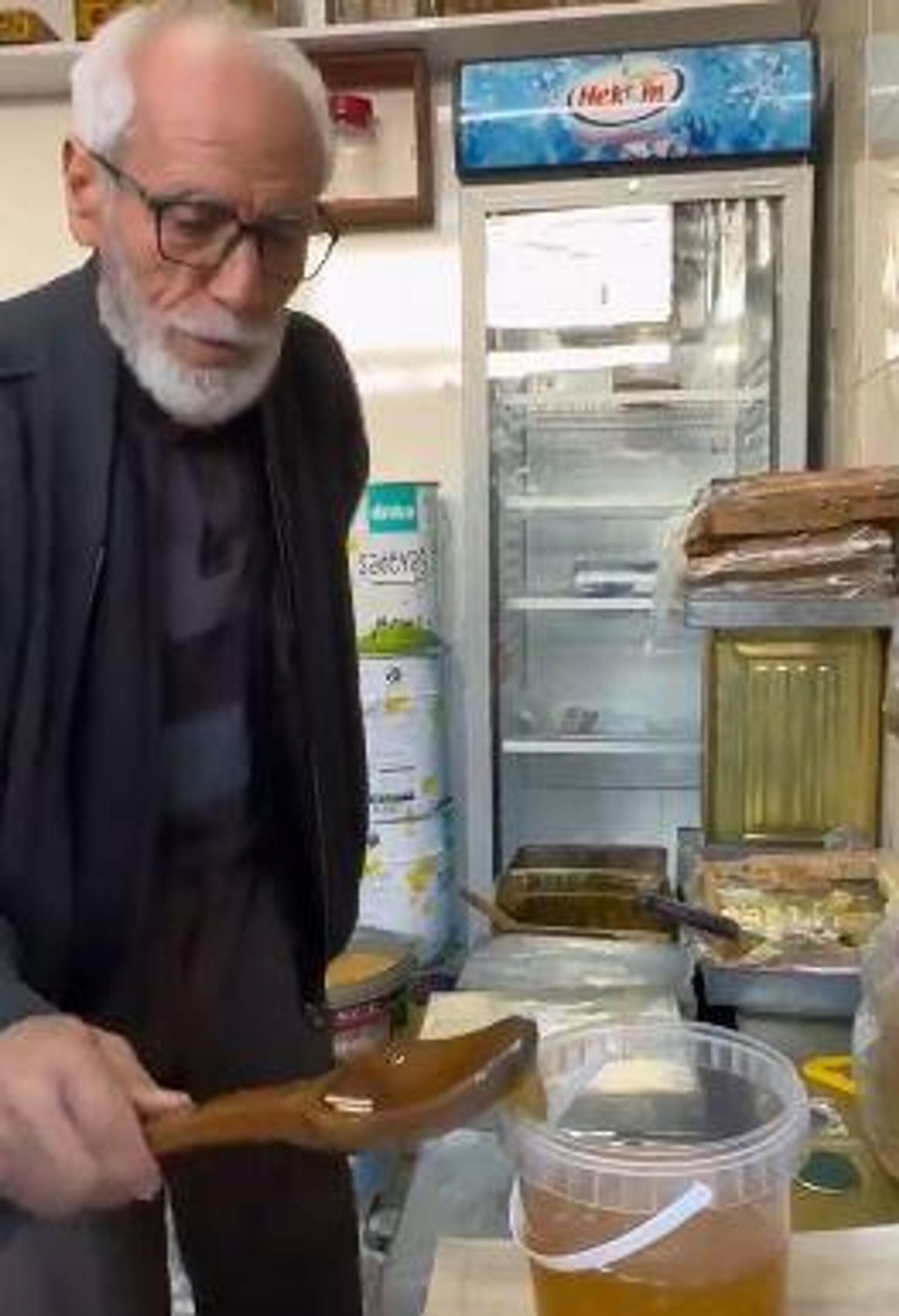 Bella Hadid paylaştı: Nusret Amca dünyanın en ünlü balcısı oldu - Sputnik Türkiye, 1920, 04.09.2025