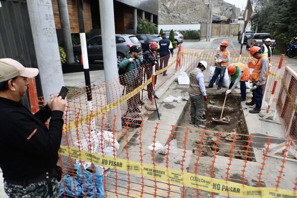 Peru Kültür Bakanlığı, kazıların devam ettiğini ve elde edilen eserlerin korunarak inceleneceğini açıkladı. - Sputnik Türkiye