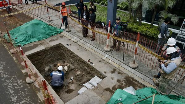 Uzmanlara göre bu bulgular, yalnızca Ychsma kültürünün cenaze törenleri hakkında değil, aynı zamanda bu kültürün geleneklerinin Lima Vadisi’nin kentsel gelişimiyle nasıl iç içe geçtiğini anlamak açısından da kritik bilgiler sunuyor. - Sputnik Türkiye
