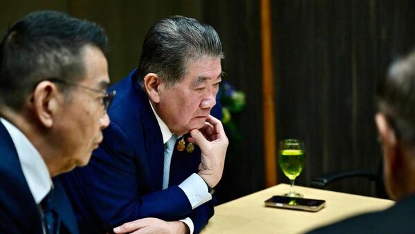 Tayland'da Kraliyet, geçici Başbakanın parlamentoyu feshetme girişimini reddetti - Sputnik Türkiye