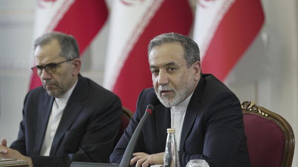 In this photo released by the Iranian Foreign Ministry, Foreign Minister Abbas Araghchi speaks in a meeting with Tehran-based foreign diplomats, Iran, Saturday, July 12, 2025 - Sputnik Türkiye
