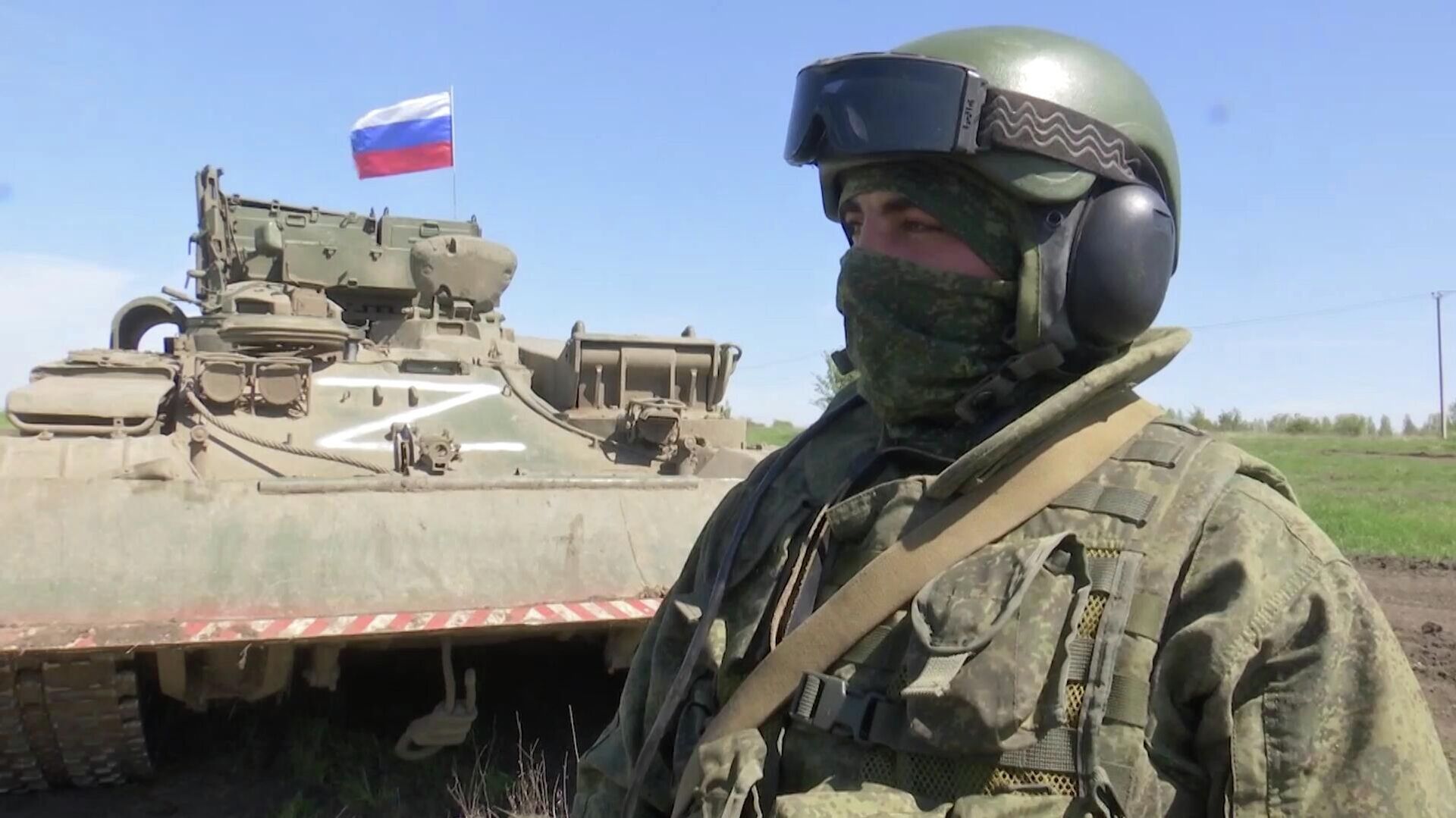 Заместитель командира ремонтного взвода по восстановлению и ремонту военной техники в полевых условиях Заместитель командира ремонтного взвода по восстановлению и ремонту военной техники в полевых условиях - Sputnik Türkiye, 1920, 05.09.2025