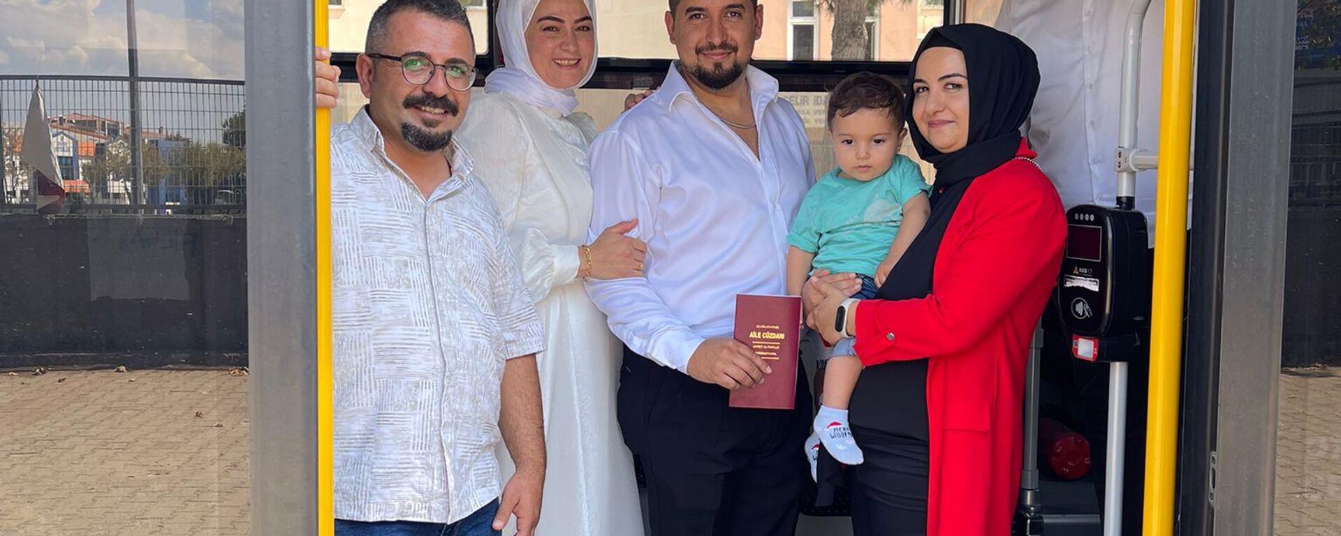 Otobüs  - Sputnik Türkiye, 1920, 05.09.2025