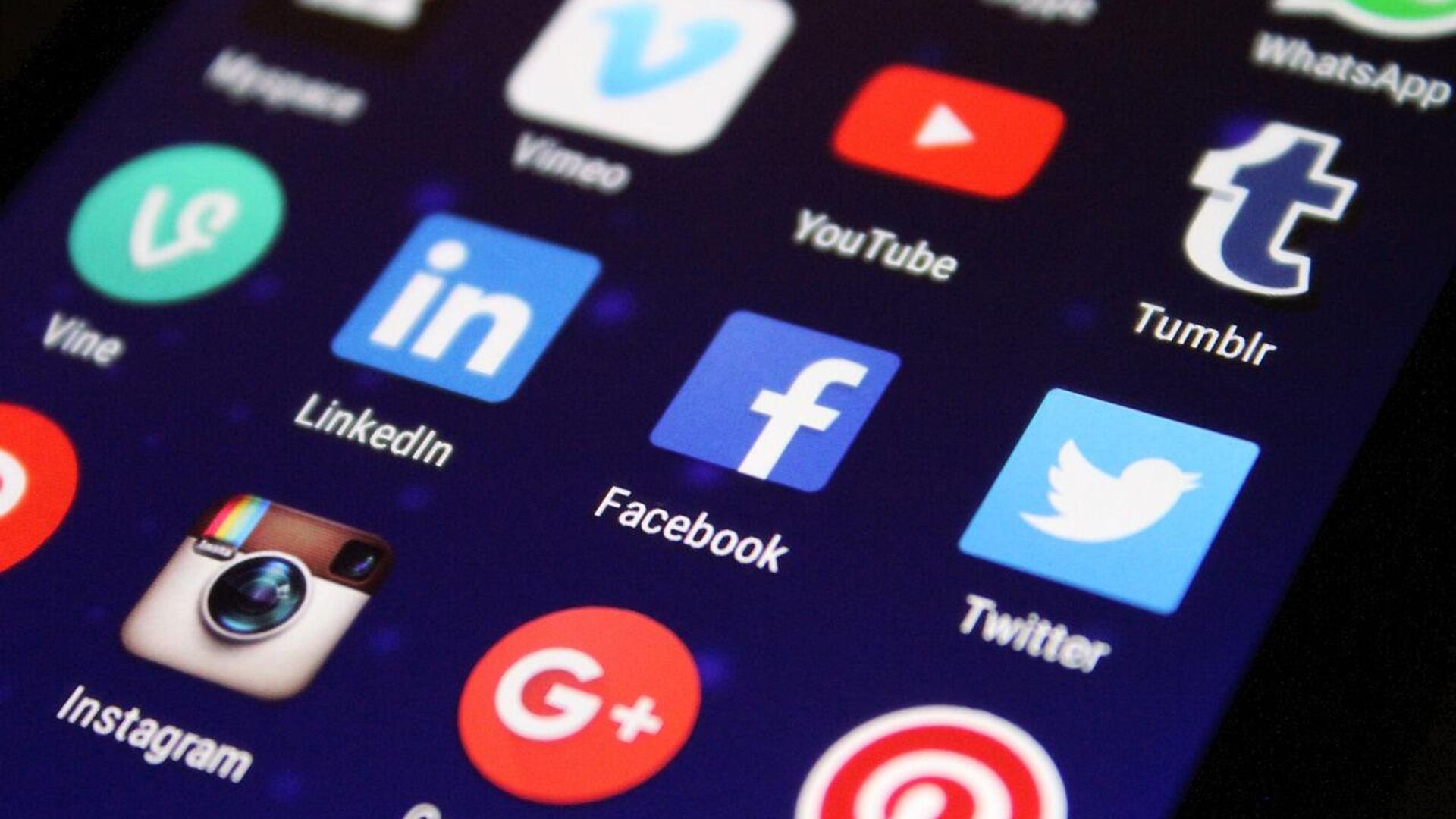 Son Dakika: Türkiye’de WhatsApp ve YouTube Erişim Sorunları Gündemde