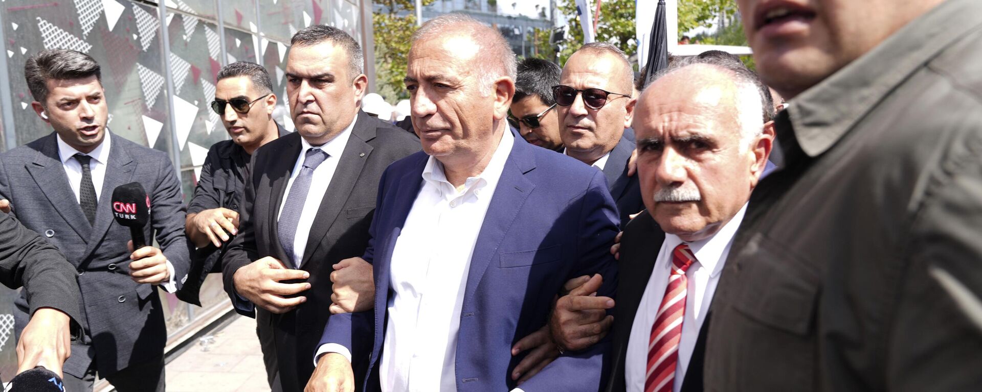 CHP'nin İstanbul İl Başkanlığı'na gelen Gürsel Tekin - Sputnik Türkiye, 1920, 08.09.2025