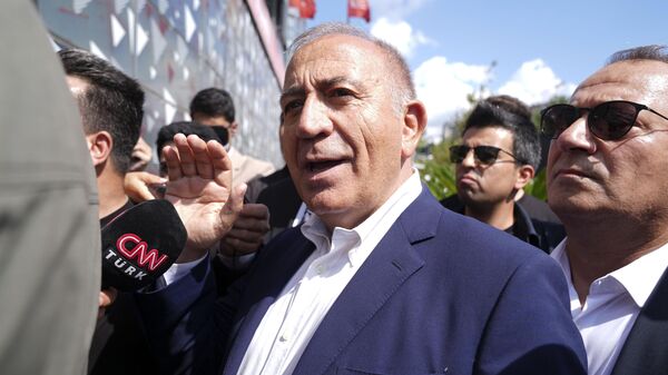 Gürsel Tekin - Sputnik Türkiye