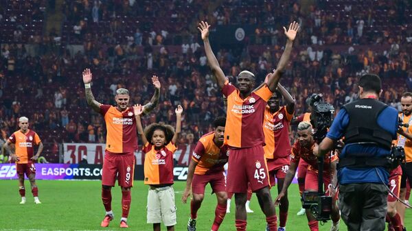 Osimhen yok: Gözler Eyüpspor maçı öncesi 3 isme çevrildi - Sputnik Türkiye