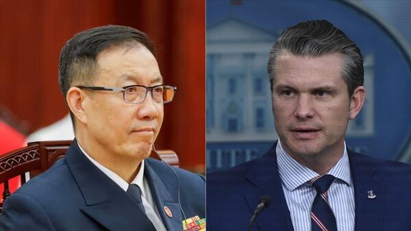 Dong Jun (solda), Pete Hegseth (sağda) - Sputnik Türkiye