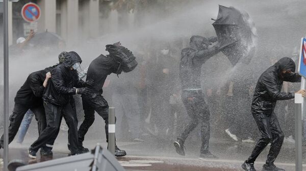 Fransa'daki protestolar - Sputnik Türkiye