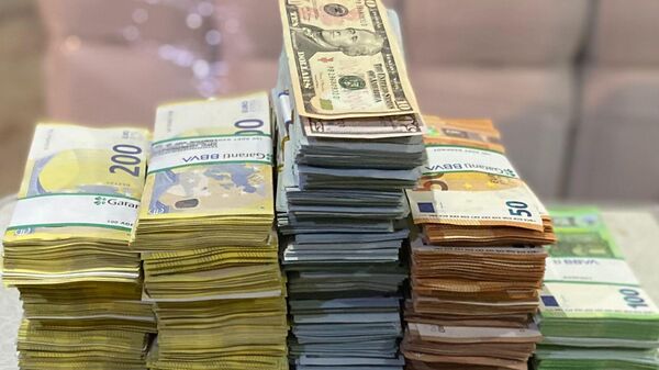 Manavgat Belediyesine yönelik operasyonda zirai depoya saklanmış altın ve döviz ele geçirildi - Sputnik Türkiye