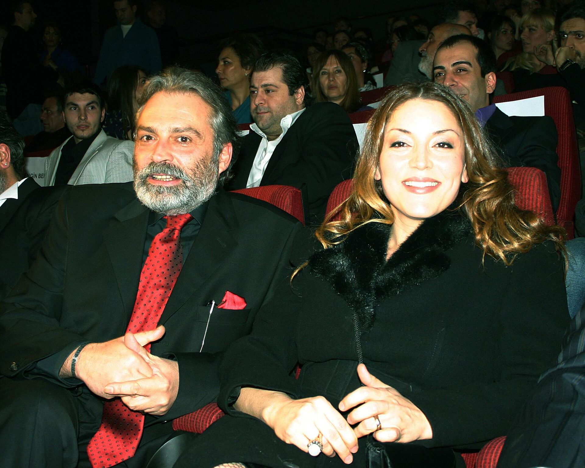 Aşkın Nur Yengi'den Haluk Bilginer'e: Bir daha düşünelim istersen? - Sputnik Türkiye, 1920, 14.09.2025