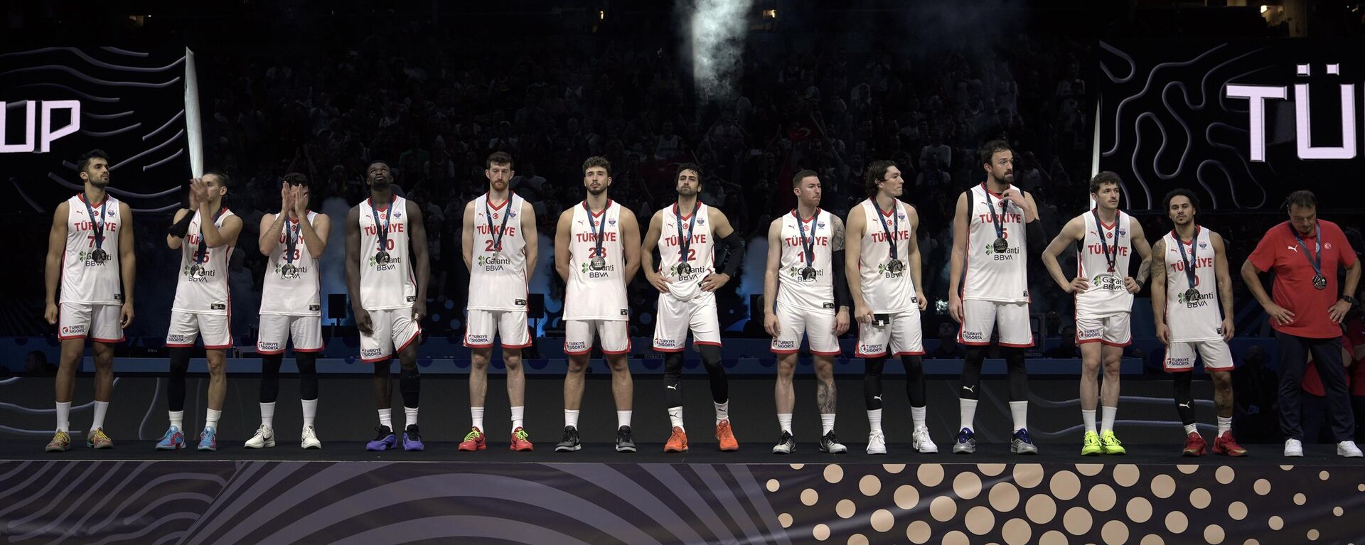 Kaptan Cedi Osman: Son 2 dakikada maçı kaybettik - Sputnik Türkiye, 1920, 15.09.2025