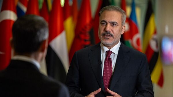 Hakan Fidan: Amerika'nın İsrail'le ilişkisi bölgede puan kaybettiren, pozisyon kaybettiren bir durum - Sputnik Türkiye