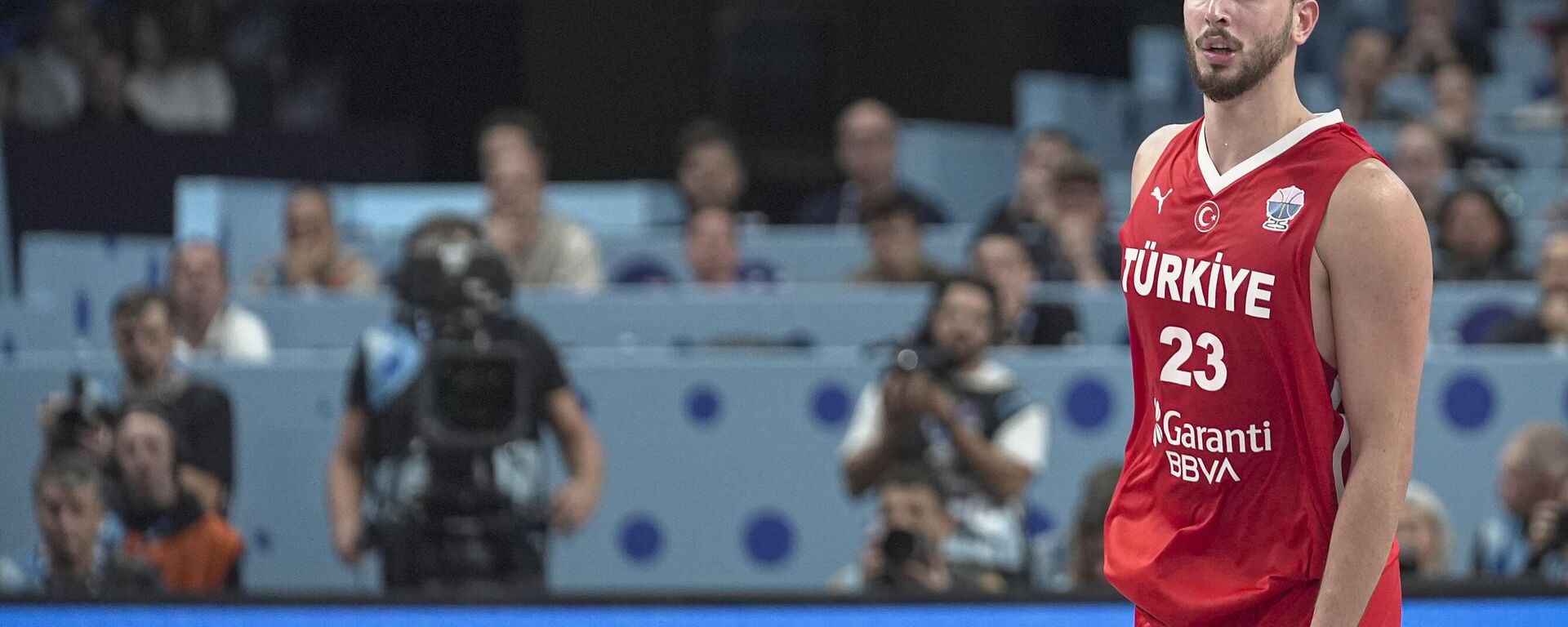 Alperen Şengün'den ilk açıklama: Bayrağımızı zirvede dalgalandırmak için elimden geleni yapacağım - Sputnik Türkiye, 1920, 15.09.2025