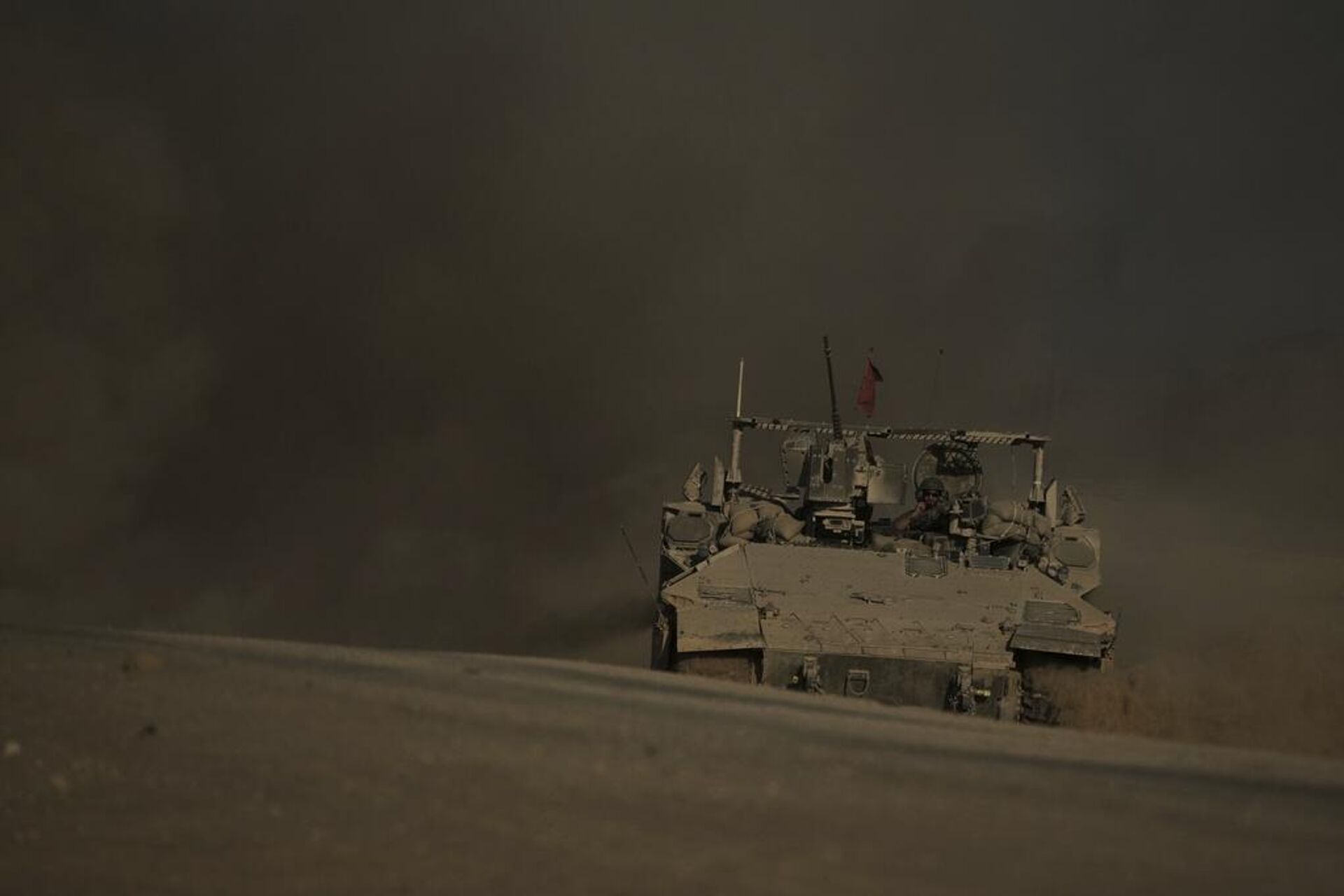 İsrail, Gazze'ye kara harekatı başlattı: Tankların kente girdiği açıklandı İsrail, Gazze'ye kara harekatı başlattı: Tankların kente girdiği açıklandı - Sputnik Türkiye, 1920, 16.09.2025