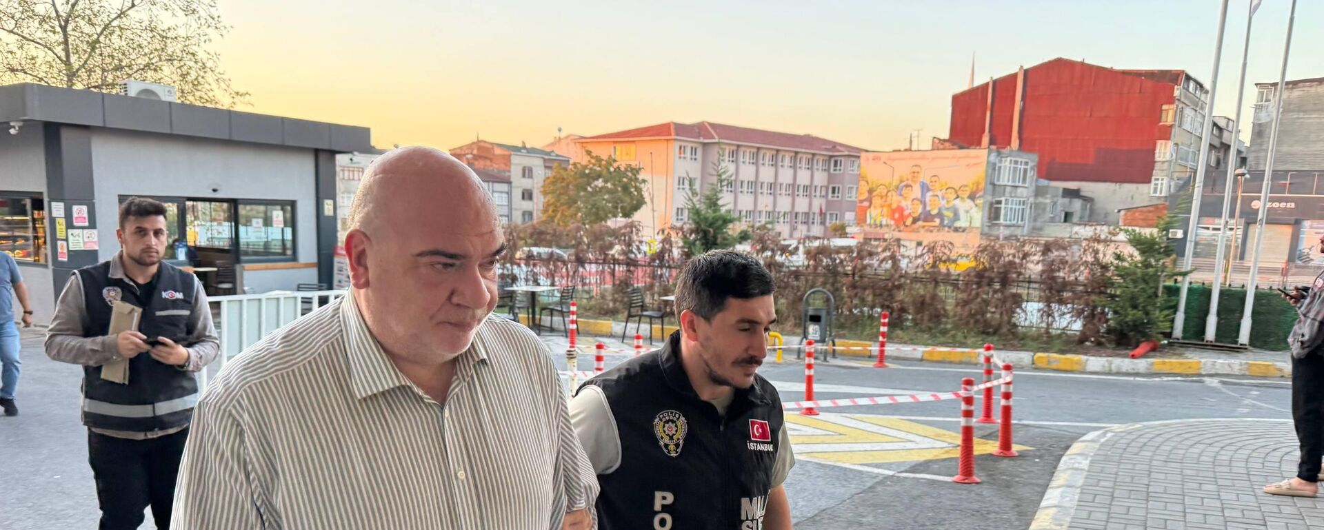 Işık Ökte gözaltında - Sputnik Türkiye, 1920, 16.09.2025