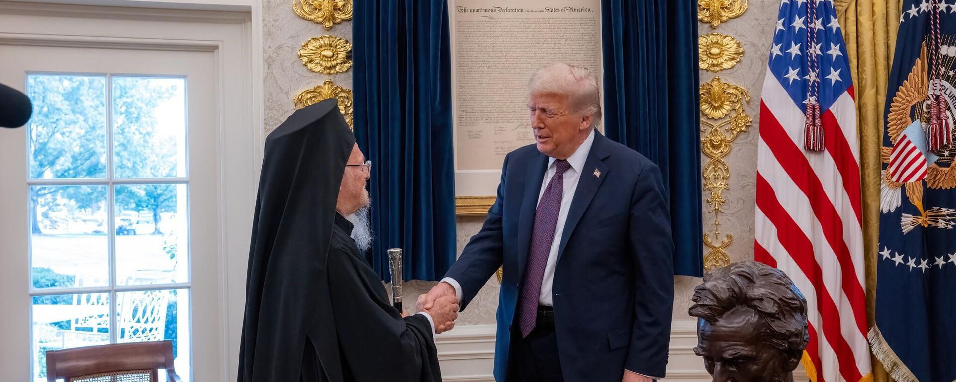 ABD Başkanı Trump ile Fener Rum Patriği Bartholomeos Beyaz Saray'da bir araya geldi - Sputnik Türkiye, 1920, 16.09.2025