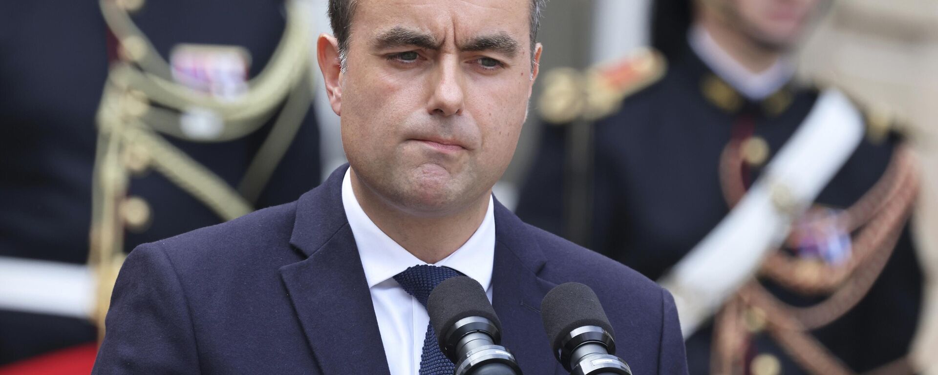 Newly named Prime Minister Sebastien Lecornu reacts as he speaks at the end of the handover ceremony at the Prime Minister residence, Wednesday, Sept. 10, 2025 in Paris. - Sputnik Türkiye, 1920, 06.10.2025