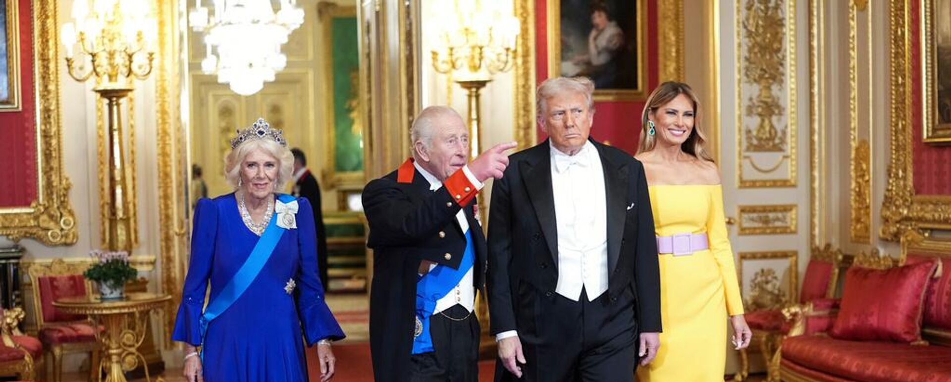 U.S. President Donald Trump and First Lady Melania Trump, right, arrive with Britain's King Charles and Britain's Queen Camilla, for the official state banquet at the Windsor Castle, in Windsor, England, Wednesday, Sept. 17, 2025. - Sputnik Türkiye, 1920, 18.09.2025