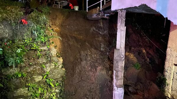 
Artvin'in Hopa ilçesinde heyelan riski sebebiyle 2 bina tahliye edildi - Sputnik Türkiye