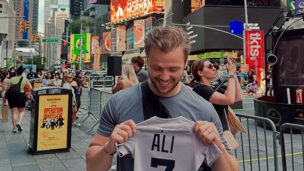 Tolga Sarıtaş sosyal medya  - Sputnik Türkiye