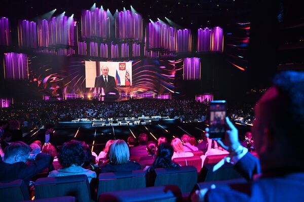 Uluslararası şarkı yarışması Intervision&#x27;ın finali Moskova&#x27;da yapılıyor: Yarışmaya 23 ülkeden sanatçılar katıldı - Sputnik Türkiye