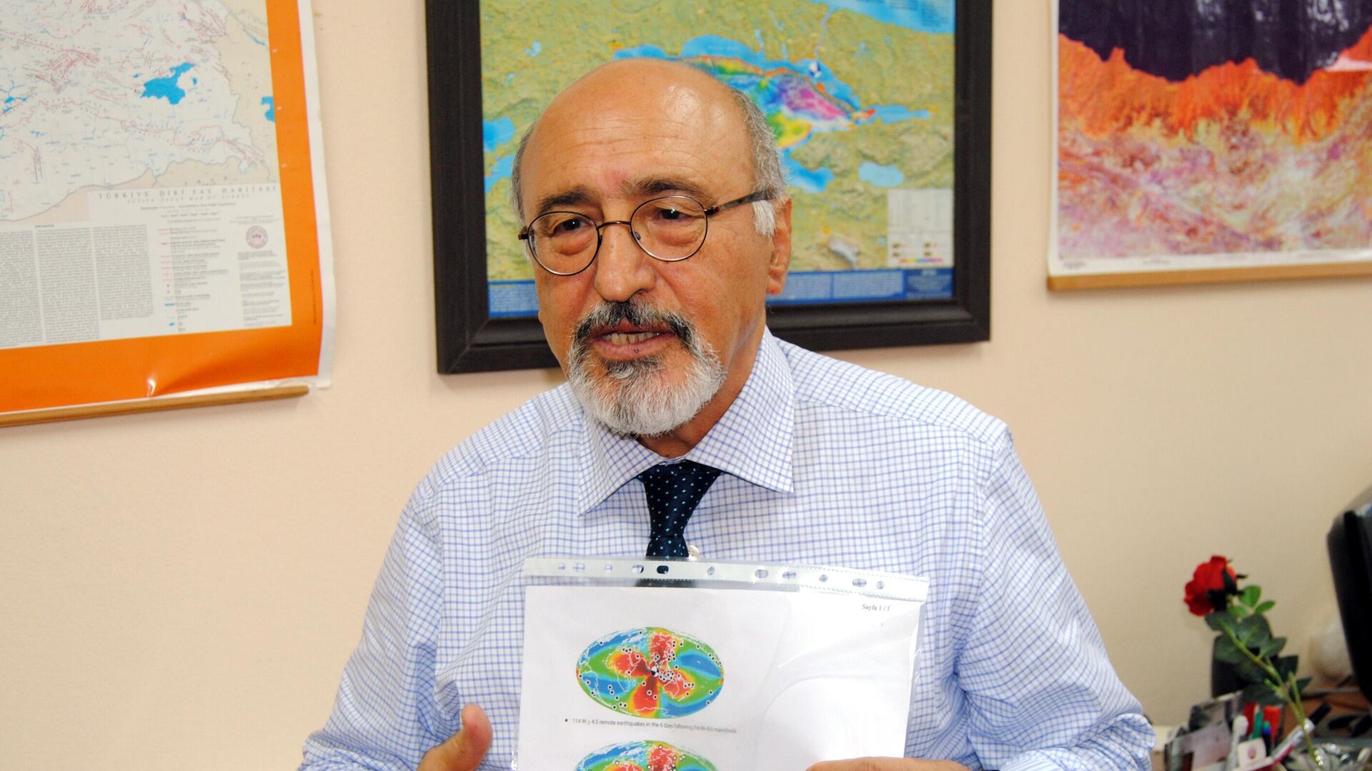 Prof. Dr. Osman Bektaş'tan deprem uyarısı Prof. Dr. Osman Bektaş'tan deprem uyarısı - Sputnik Türkiye, 1920, 28.01.2026