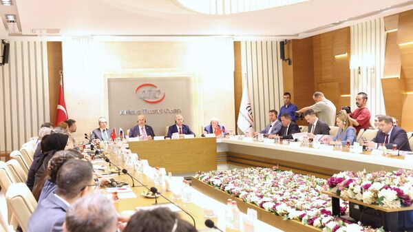 Ankara ve Moskova Ticaret Odaları arasından Protokol: Hacminde hedef 100 milyar dolar - Sputnik Türkiye