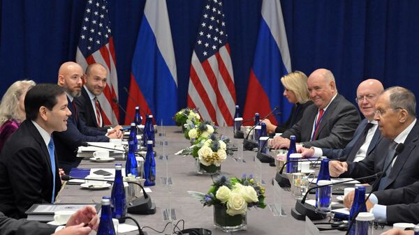 Rusya Dışişleri Bakanı Sergey Lavrov ve ABD Dışişleri Bakanı Rubio  - Sputnik Türkiye