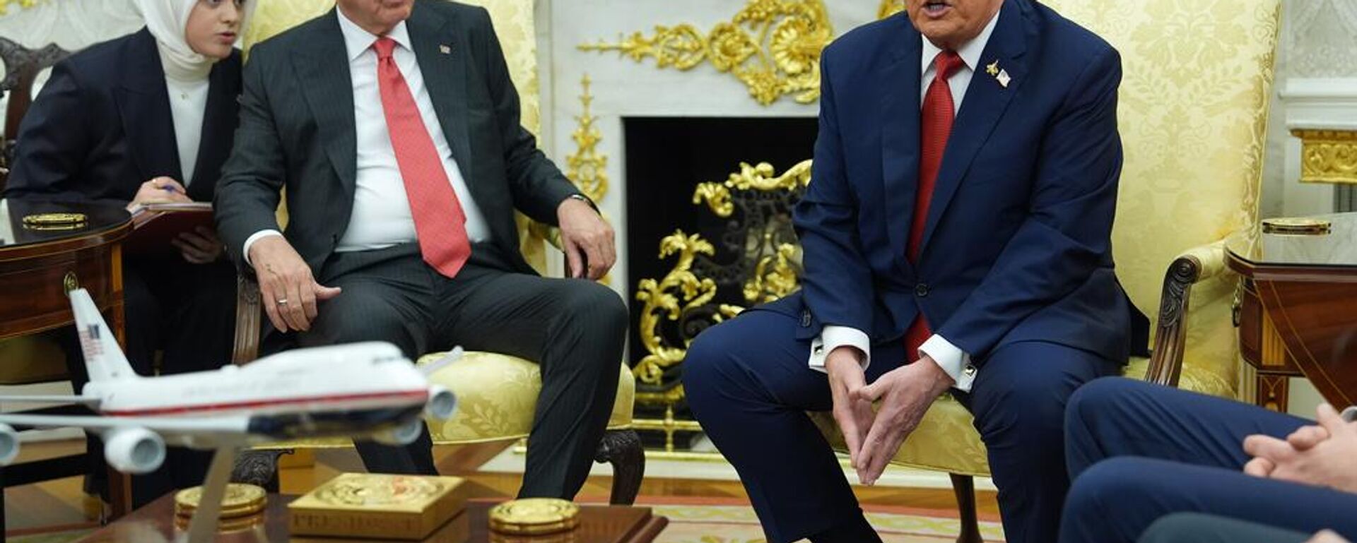 Cumhurbaşkanı Recep Tayyip Erdoğan, ABD Başkanı Donald Trump ile Beyaz Saray'da bir araya geldi.  - Sputnik Türkiye, 1920, 26.09.2025