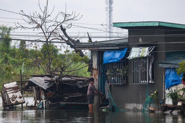 Uzmanlar, tamamlanmayan altyapı projelerinin felaketin boyutlarını artırdığını ve gelecekte benzer yıkımların önlenebilmesi için yolsuzlukla mücadele edilmesinin kritik olduğunu belirtiyor. - Sputnik Türkiye