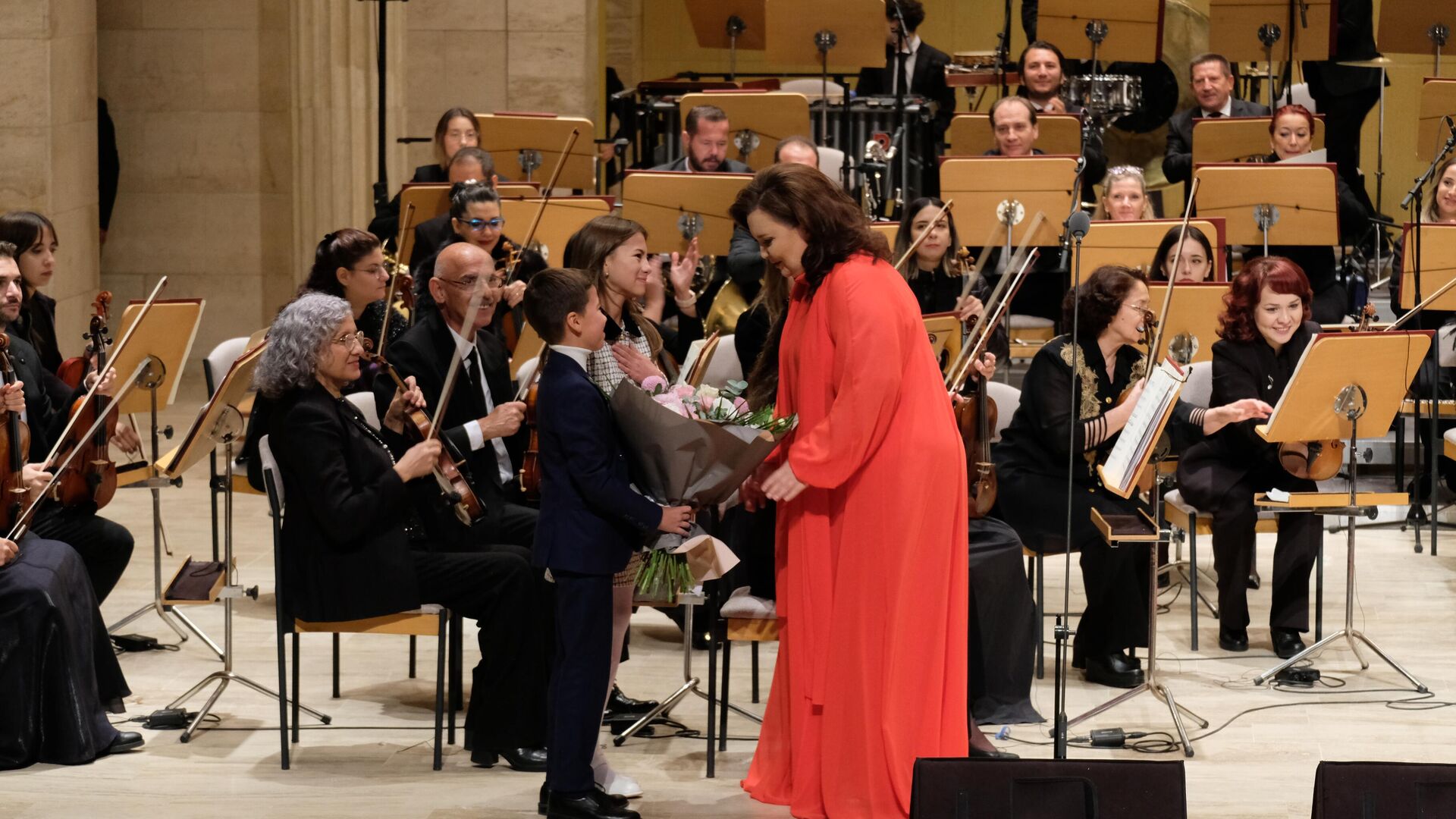 Rus sanatçılar Ankaralı sanat severlerle buluştu - Sputnik Türkiye, 1920, 28.09.2025