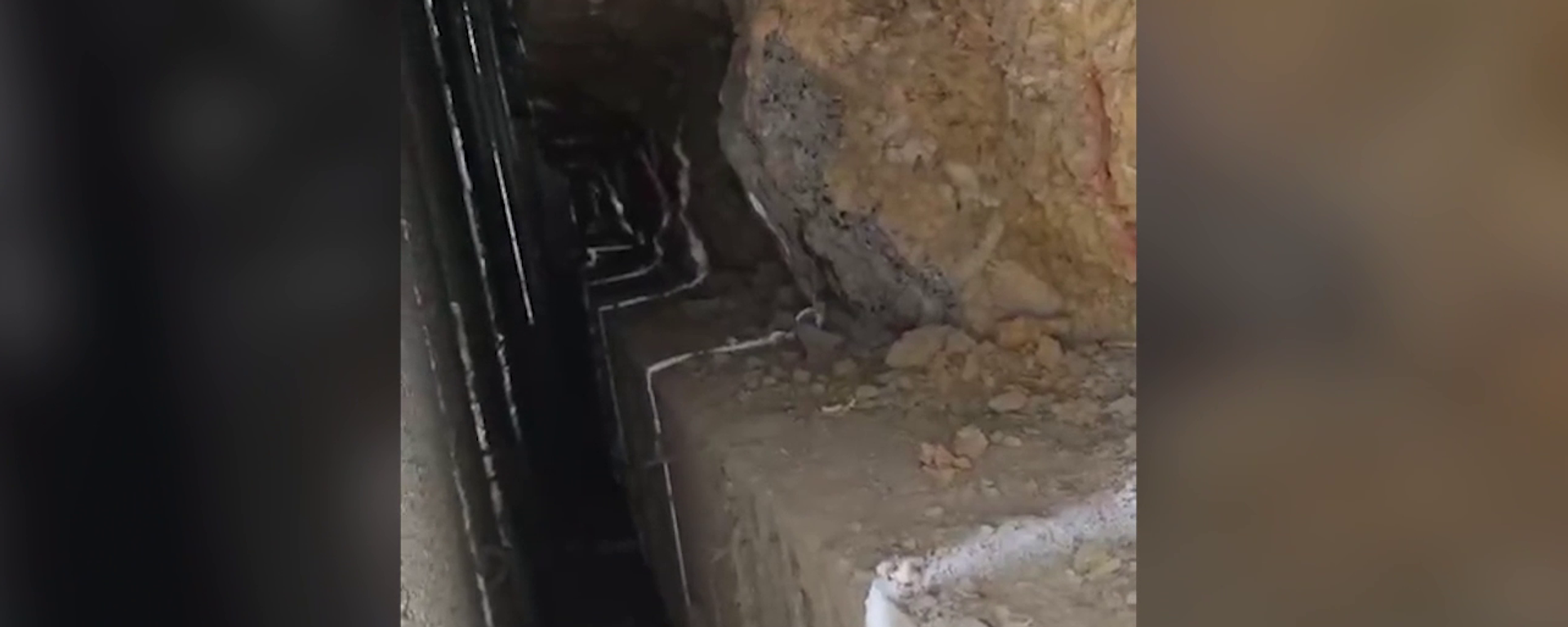 İstanbul'da tünel girişindeki dar alanda sıkıştı: Saatlerce çalışmanın ardından yaralı kurtarıldı - Sputnik Türkiye, 1920, 28.09.2025