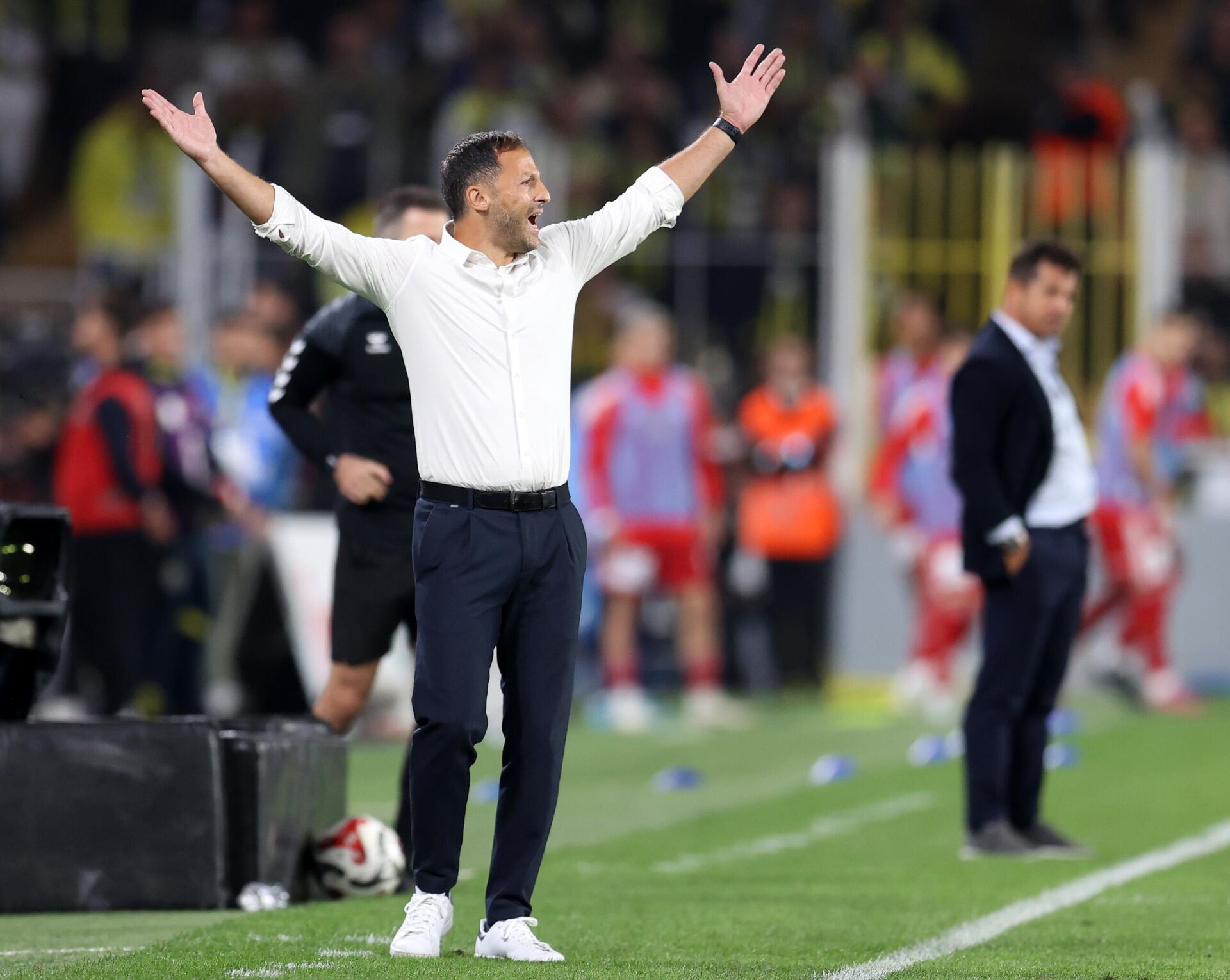 Galibiyet sonrası Tedesco: Saran ile konuştuğum şeyler özel, ailede konuşulan ailede kalır - Sputnik Türkiye, 1920, 29.09.2025