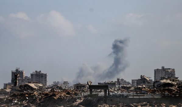 İsrail ordusundan yapılan yazılı açıklamada, son 24 saatte Gazze Şeridi'ne 140'tan fazla hava saldırısı düzenlediği belirtildi. - Sputnik Türkiye