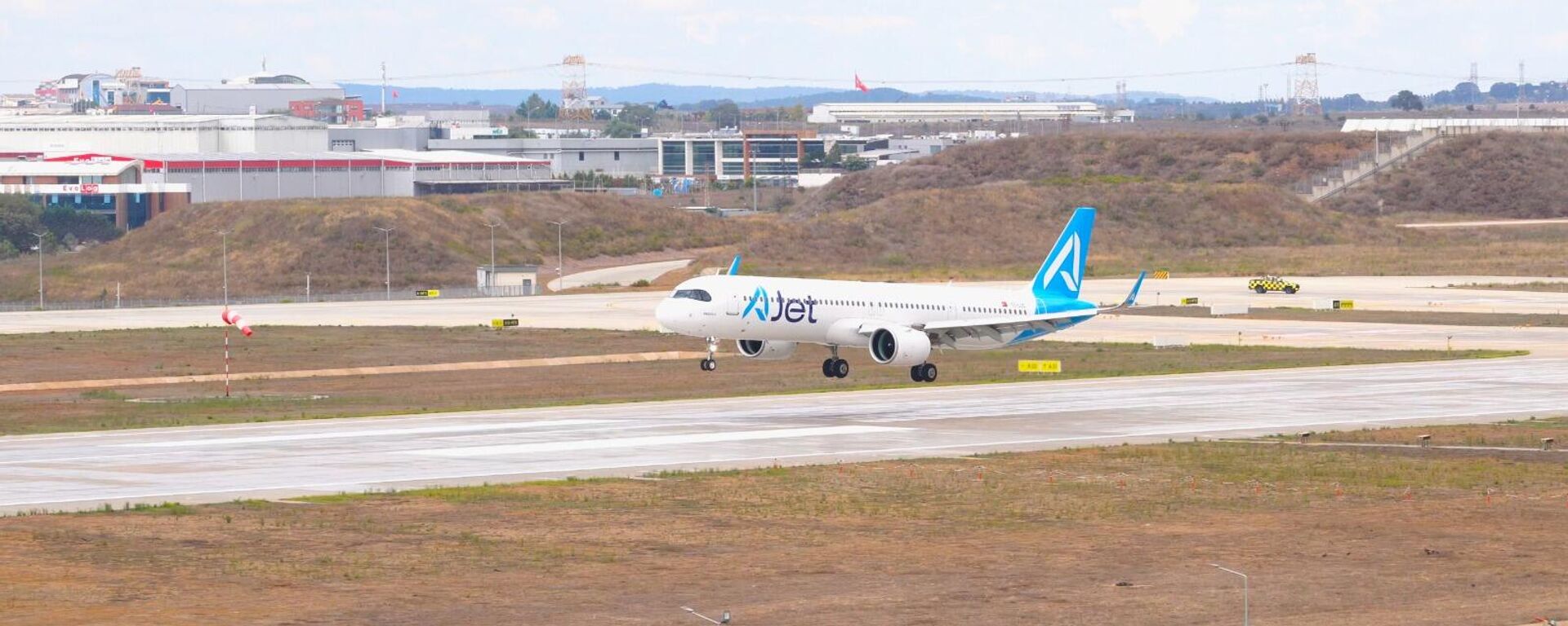 Sabiha Gökçen Havalimanı'nda ikinci pist tam kapasiteyle hizmete başladı - Sputnik Türkiye, 1920, 30.09.2025