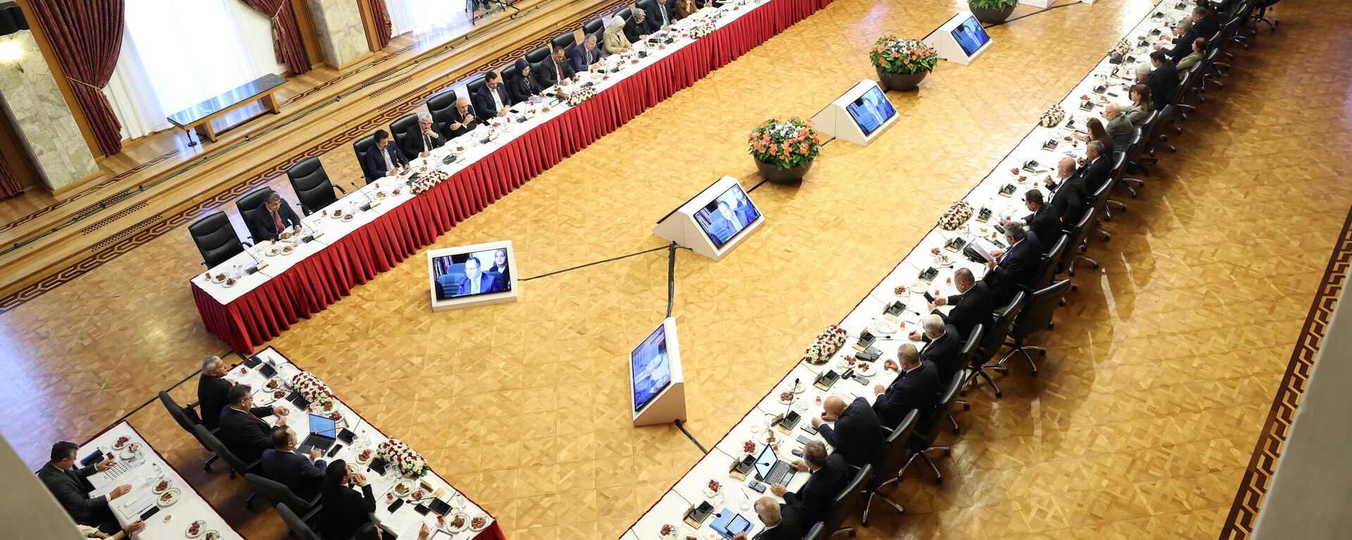 Milli Dayanışma, Kardeşlik ve Demokrasi Komisyonu - Sputnik Türkiye, 1920, 09.10.2025