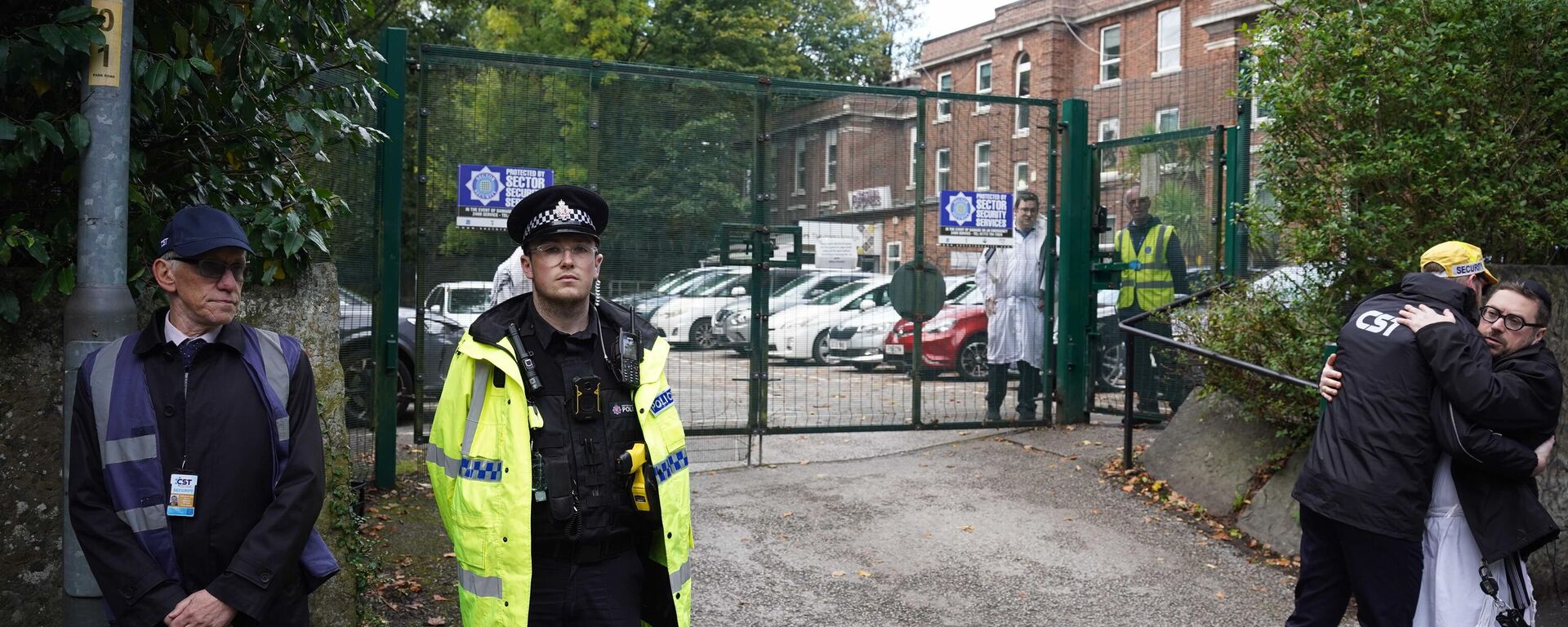 Manchester'daki sinagog saldırısı kurbanlarından 2'sinin polis tarafından vurulduğu ortaya çıktı - Sputnik Türkiye, 1920, 03.10.2025