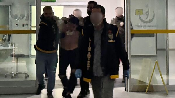 Kız kardeşine kaynar su döken adam yakalandı - Sputnik Türkiye