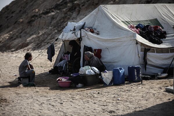 İsrail ordusunun 7 Ekim 2023&#x27;ten bu yana Gazze Şeridi&#x27;ne düzenlediği saldırılarda yaşamını yitirenlerin sayısı son 24 saatte 66 artarak 67 bin 74&#x27;e yükseldi. - Sputnik Türkiye