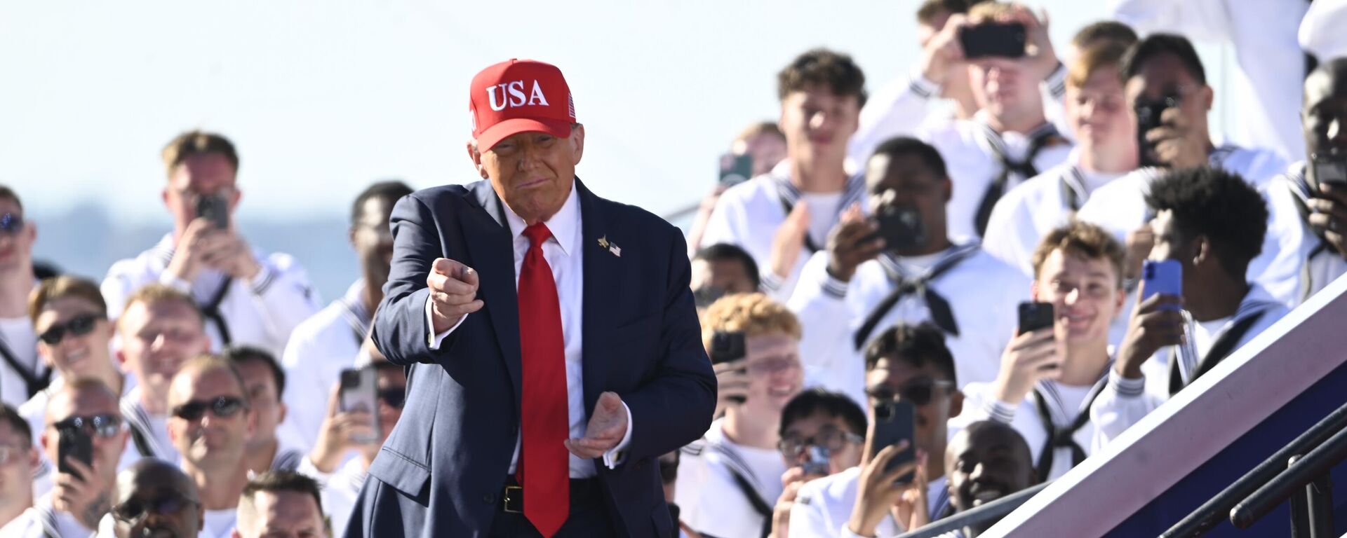 Trump: 'İsrail'i çevreleyen birçok ülke, Hamas ile çok iyi ilişkilere sahipti ve işe yarıyor gibi görünüyor' Trump: 'İsrail'i çevreleyen birçok ülke, Hamas ile çok iyi ilişkilere sahipti ve işe yarıyor gibi görünüyor' - Sputnik Türkiye, 1920, 06.10.2025